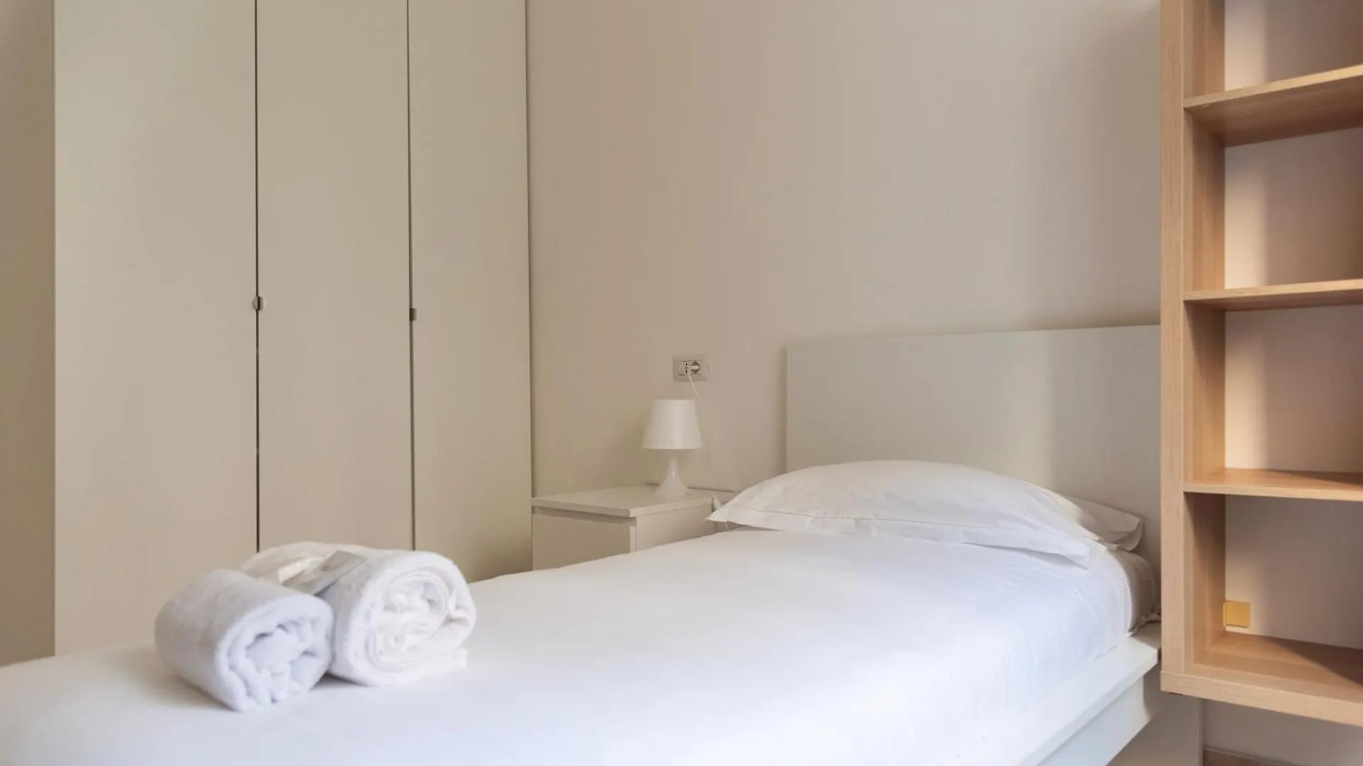 Youhosty - Cattolica University Big Apartment Milaan