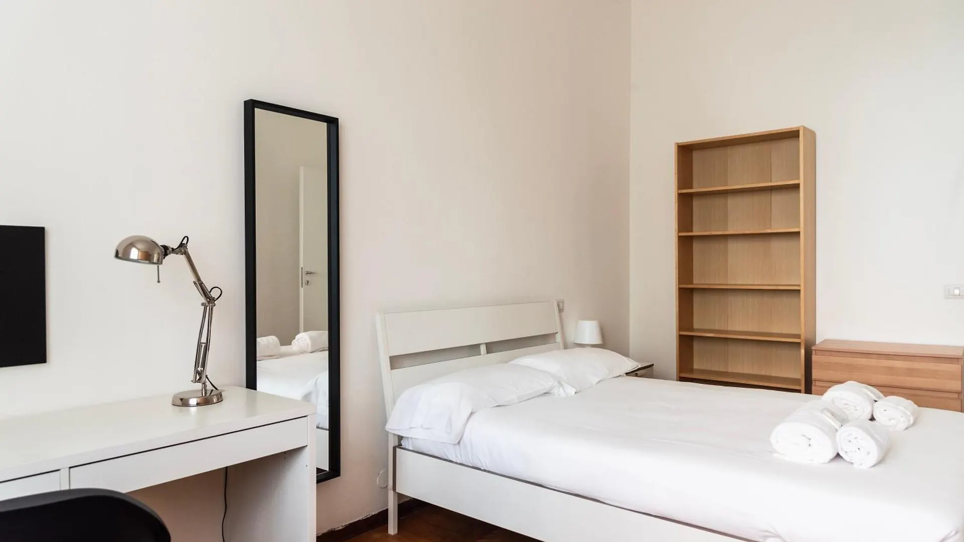 Youhosty - Cattolica University Big Apartment Milaan