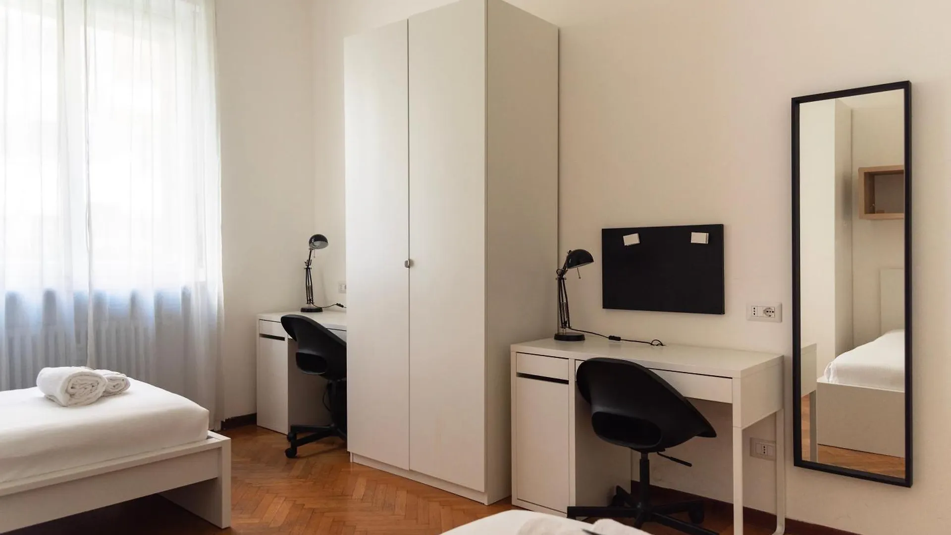 Youhosty - Cattolica University Big Apartment Milán 0*,  Italia