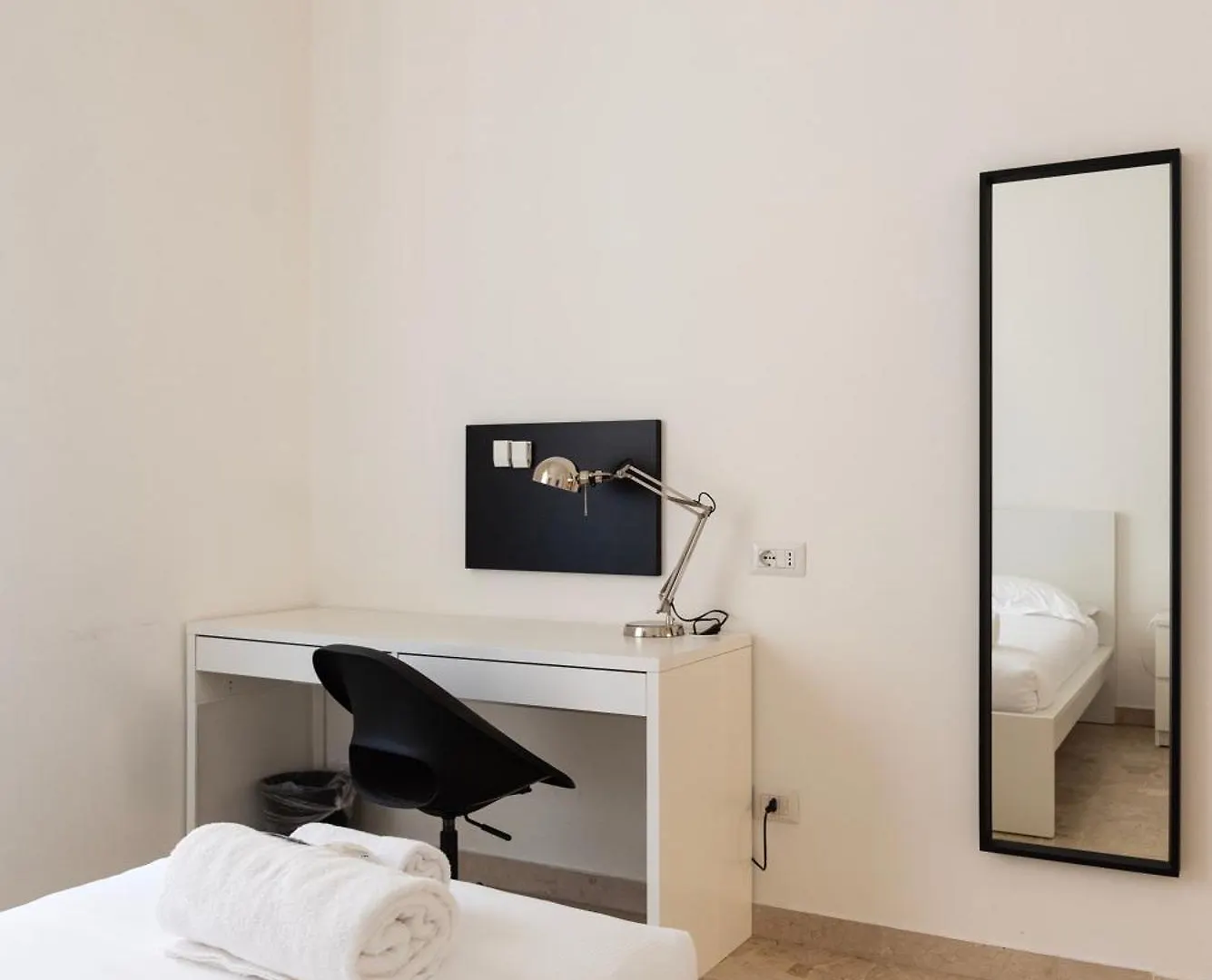 Youhosty - Cattolica University Big Apartment Milán 0*,  Italia
